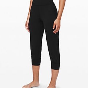 Lululemon Crop Align Joggers 23’